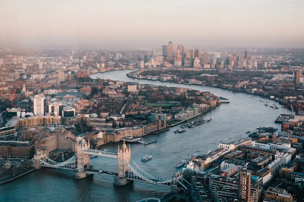 Courier delivery to United Kingdom — London and UK cities